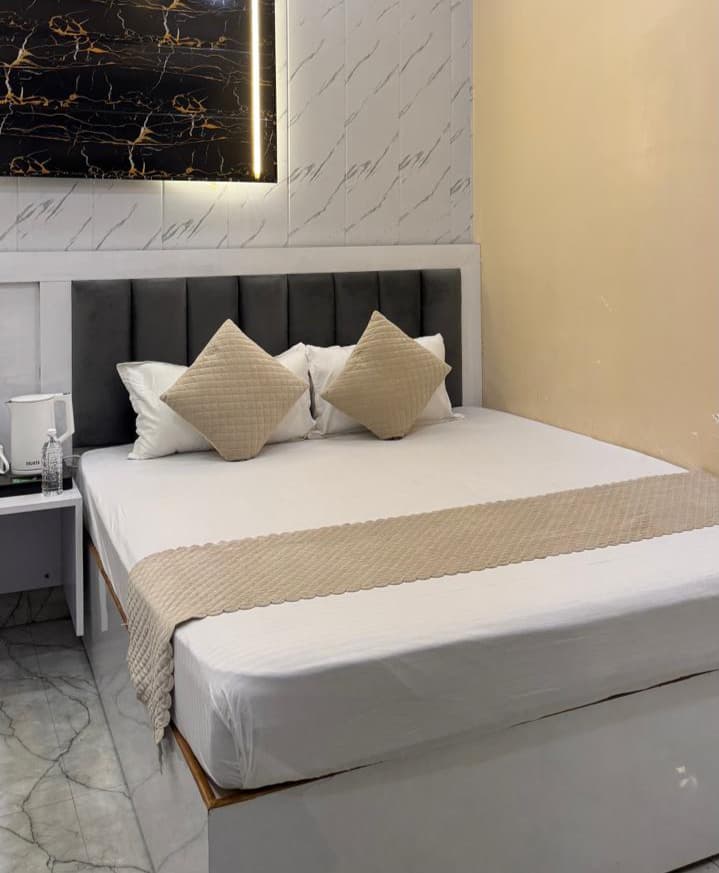 Kashi Vishram Palace hotel Bed